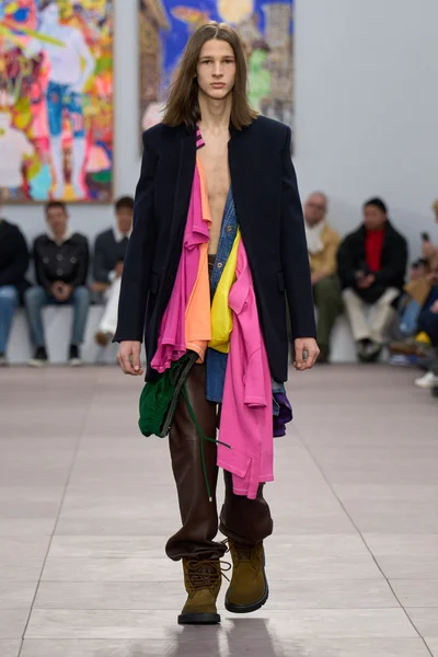 Look 49